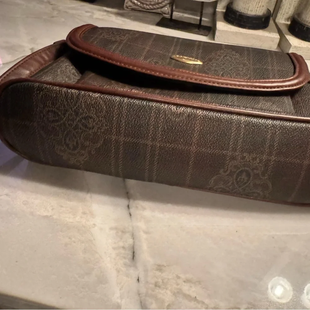 Liz Claiborne Elegant Brown Leather Bag 11x7in
